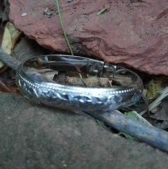 Whiting and Davis Bracelet Bangle - Picture 2 of 5